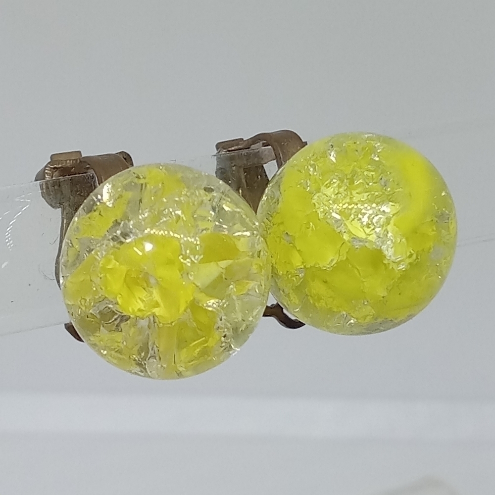 * vintage YELLOW crackle glass ball clip on earrings